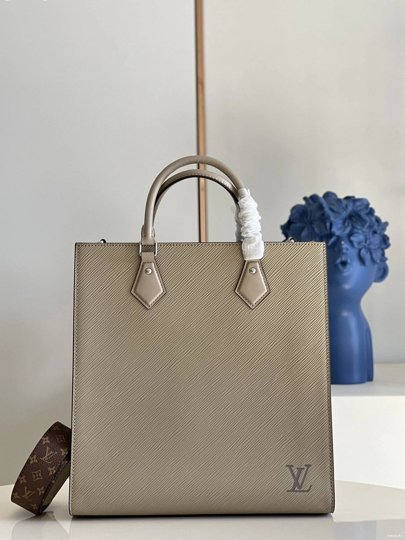 PETIT LOUIS VUITTON SAC PLAT 0226